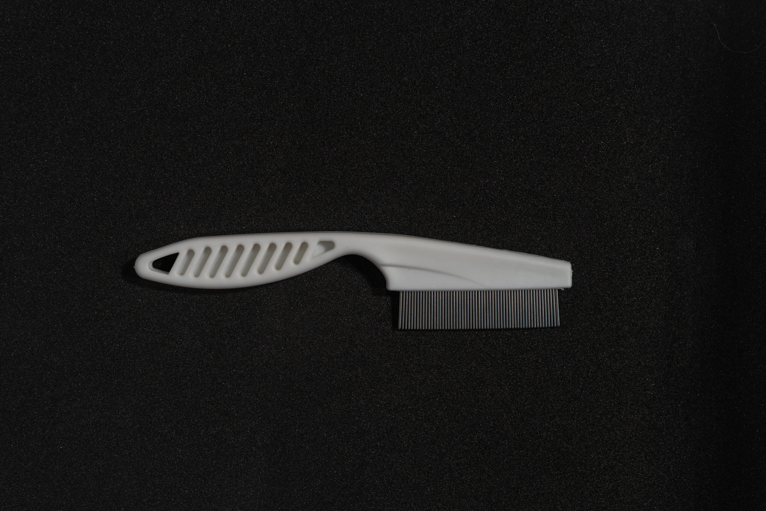 Flea Comb for Pets – Fine Tooth Grooming Comb for Dogs & Cats, Removes Fleas, Ticks & Dander Easily 2 Flea Comb for Pets – Fine Tooth Grooming Comb for Dogs & Cats, Removes Fleas, Ticks & Dander Easily - Image 2